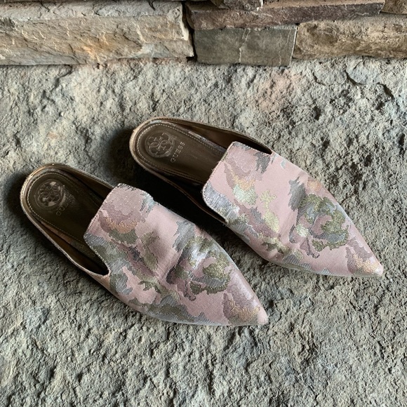GUESS slide on flats mules - Picture 5 of 9